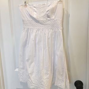 White strapless dress